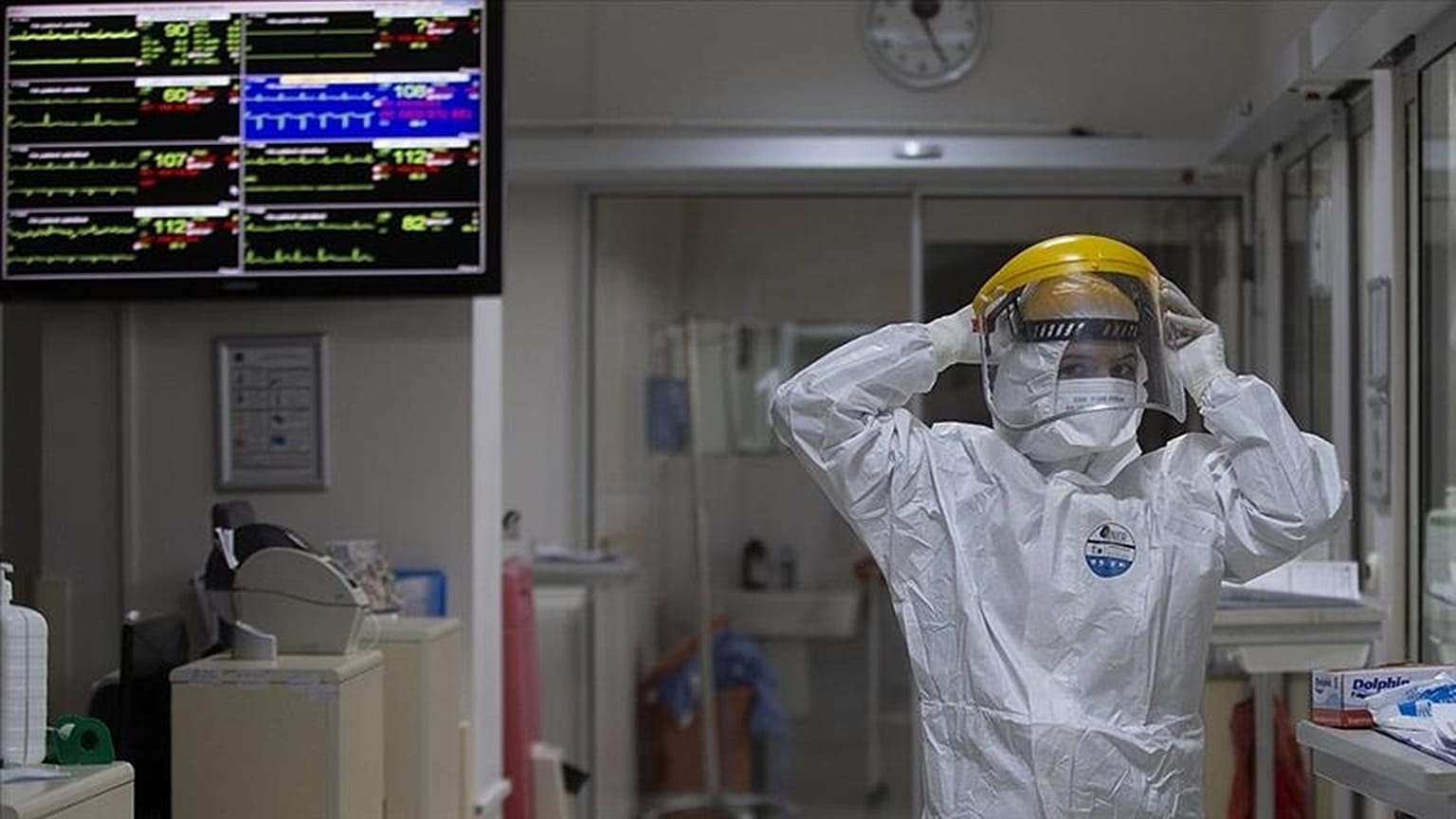 Türkiye'de son 24 saatte 7 bin 667 kişinin testi pozitif çıktı, 50 kişi hayatını kaybetti