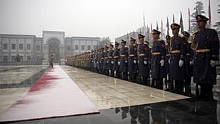 حرس الشرف الأفغاني أمام القصر الرئاسي في كابول (أرشيف)