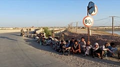 Türkiye'de yakalanan Afgan mülteciler