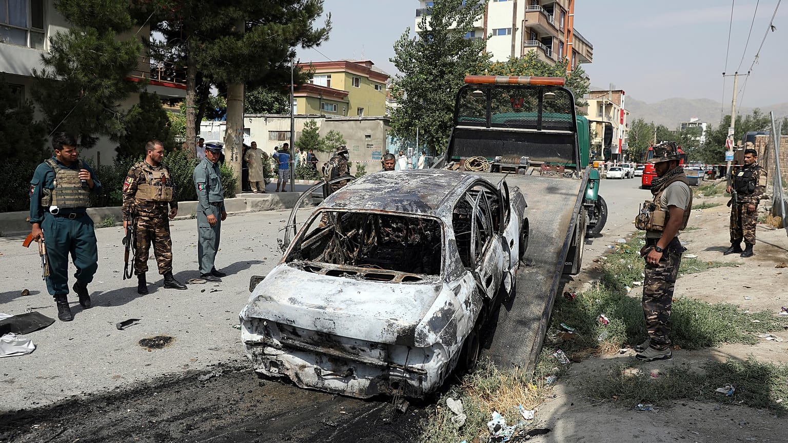 Beschädigtes Auto nach den Raketeneinschlägen in Kabul