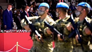 Recep Tayyip Erdogan et le dirigeant chypriote turc Ersin Tatar, le 20 juillet 2021 à Nicosie.