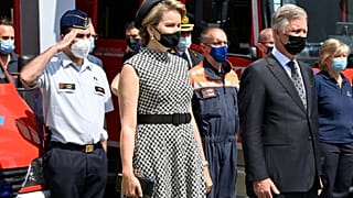 Belçika Kralı Philippe ve Kraliçe Mathilde, sel felaketinde yaşamını yitirenler için bir dakikalık saygı duruşunda bulundu