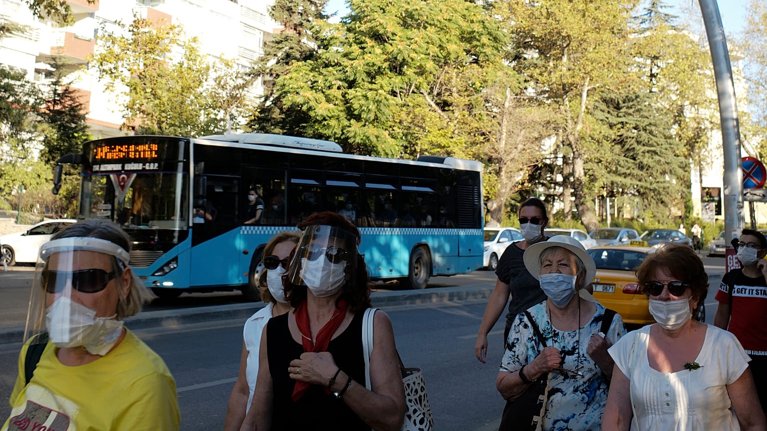 Türkiye'de 8 bin 780 kişinin Covid-19 testi pozitif çıktı, 46 kişi yaşamını yitirdi