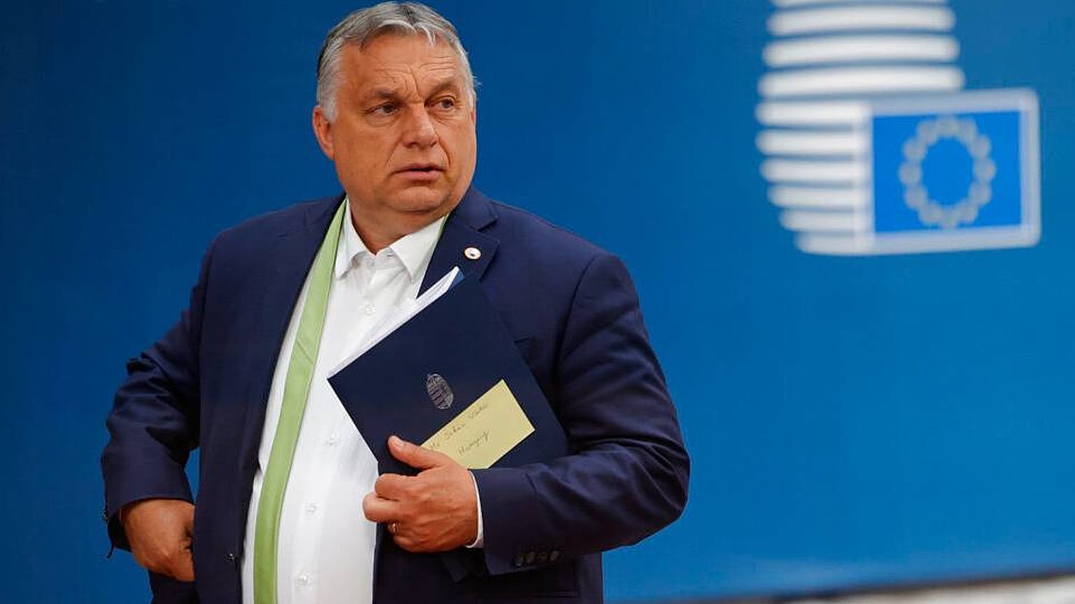 Macaristan, AB tepkisi üzerine 'eşcinsellik yasasını' referanduma götürüyor