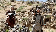 مقاتلان من حركة طالبان (أرشيف) 