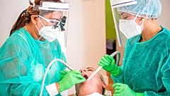 Zum halben Preis oder kostenlos: Zahnbehandlung für Bedürftige in Spanien