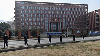 Nuova indagine su origine Covid, il "niet" di Pechino: "manovra politica"
