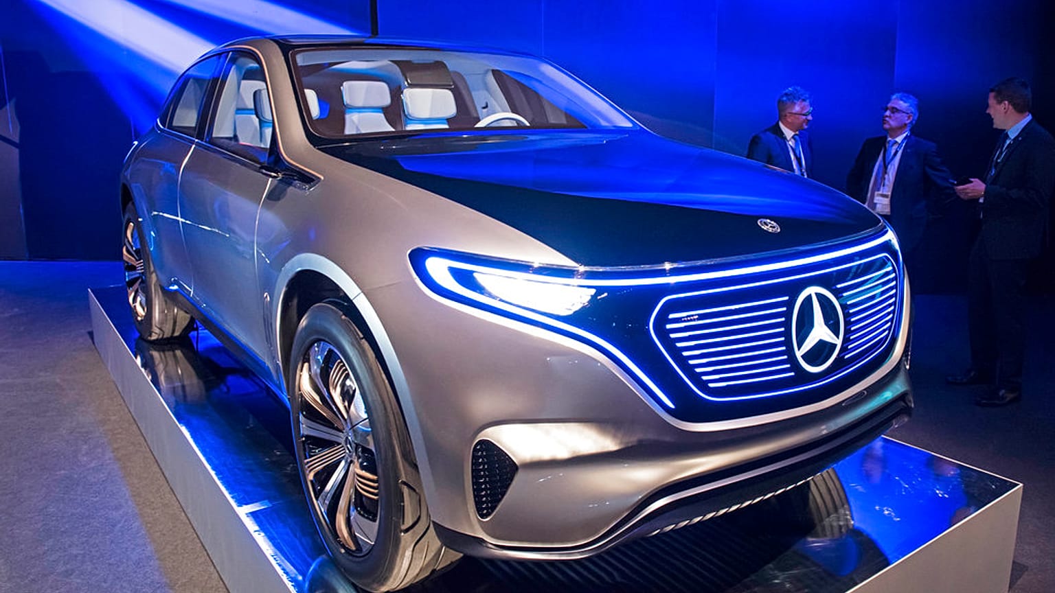 Mercedes'in yeni yüzde 100 elekrikli konset modeli Concept EQ.