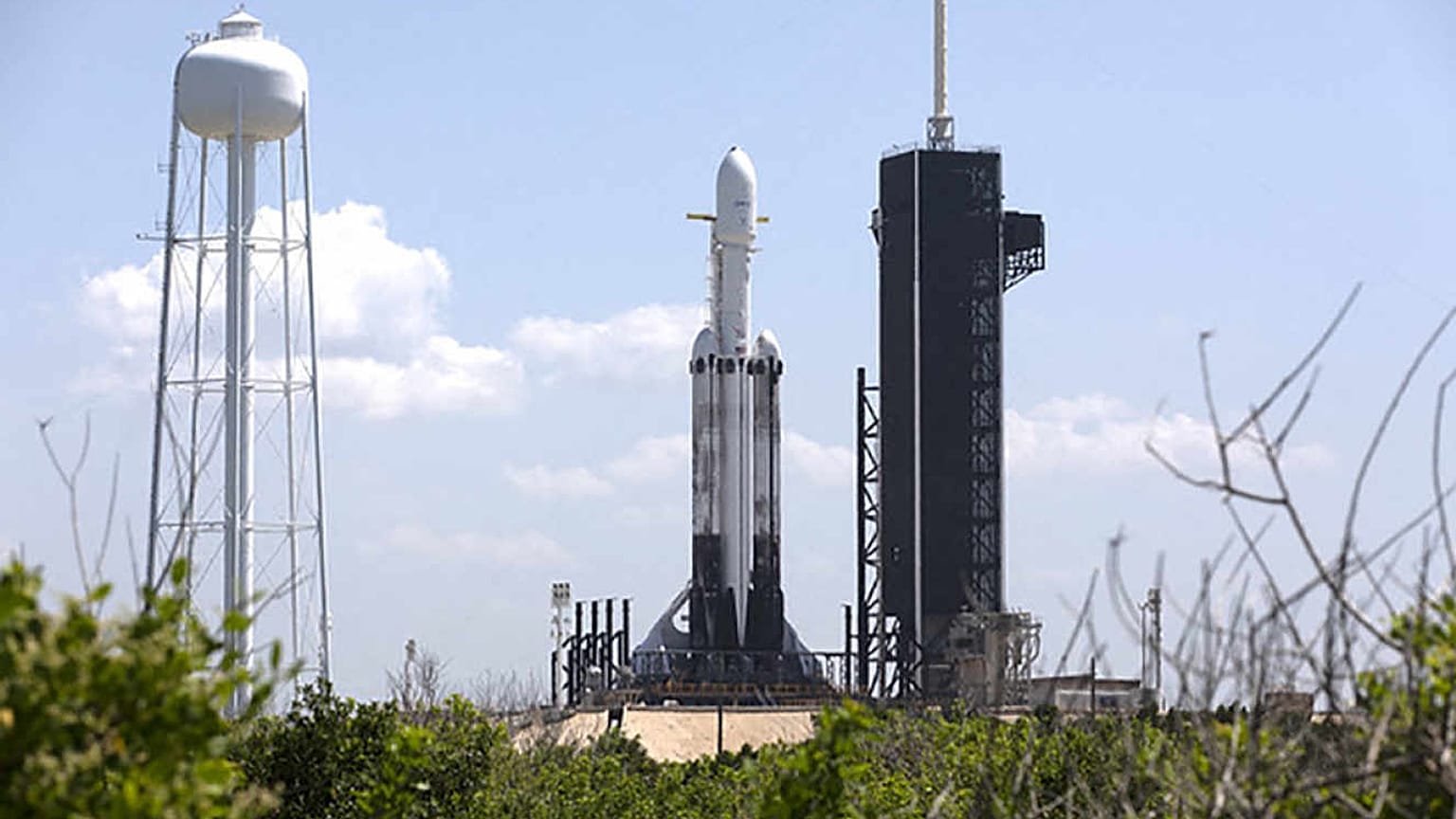 Space X'in Falcon Heavy roketi