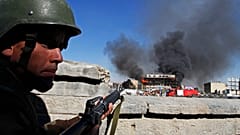 Kabil'de Afgan askeri (arşiv)