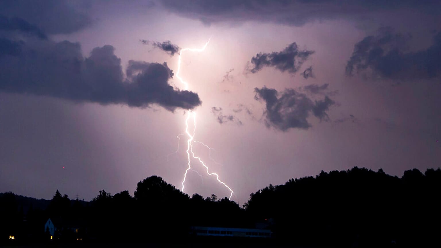 Gewitter in Deutschland und der Schweiz - Symbolbild