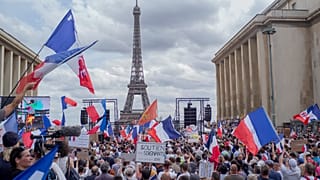 Paris'te aşı kartı protestoları