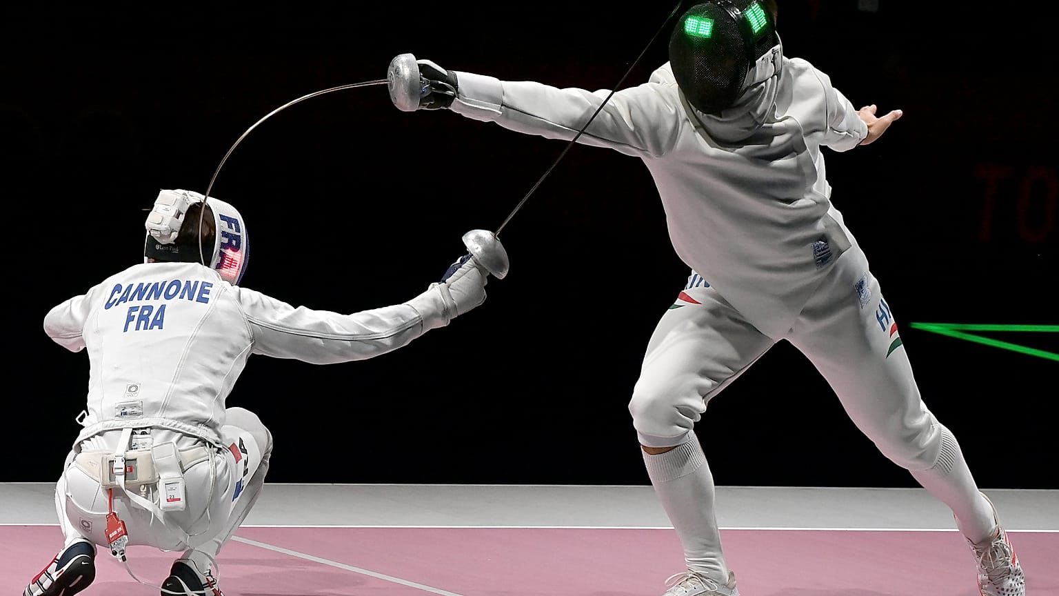 Siklósi Gergely és a francia Romain Cannone a férfi párbajtőrözők egyéni versenyének olimpiai döntőjében