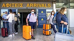 Στη σκιά της μετάλλαξης Δέλτα ο τουρισμός στην Κρήτη 