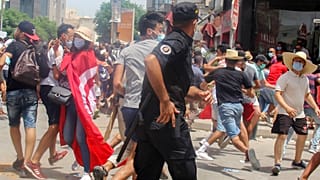 Des appels à manifester le 25 juillet, jour de la fête de la République, circulaient depuis plusieurs jours sur Facebook, émanant de groupes non identifiés.