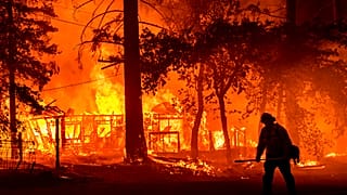 Das sogenannte Dixie Feuer in Kalifornien