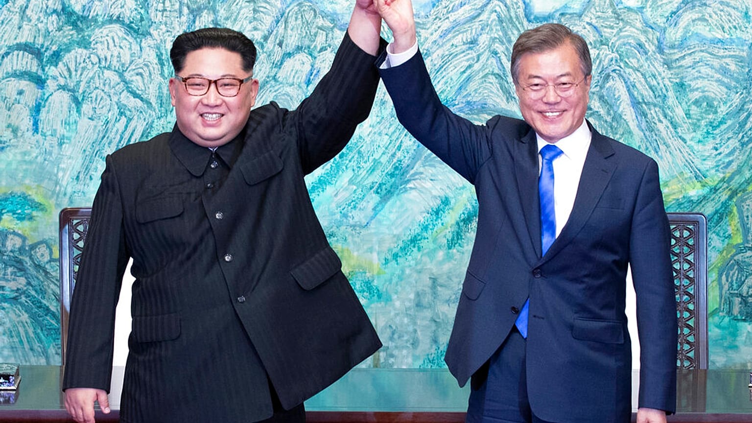 Kuzey Kore lideri Kim Jong-un ile Güney Kore Cumhurbaşkanı Moon Jae/ Nisan 2018