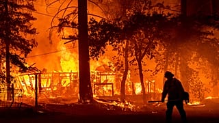 États-Unis : La météo, enjeu majeur des feux incontrôlables qui ravagent l'Ouest américain
