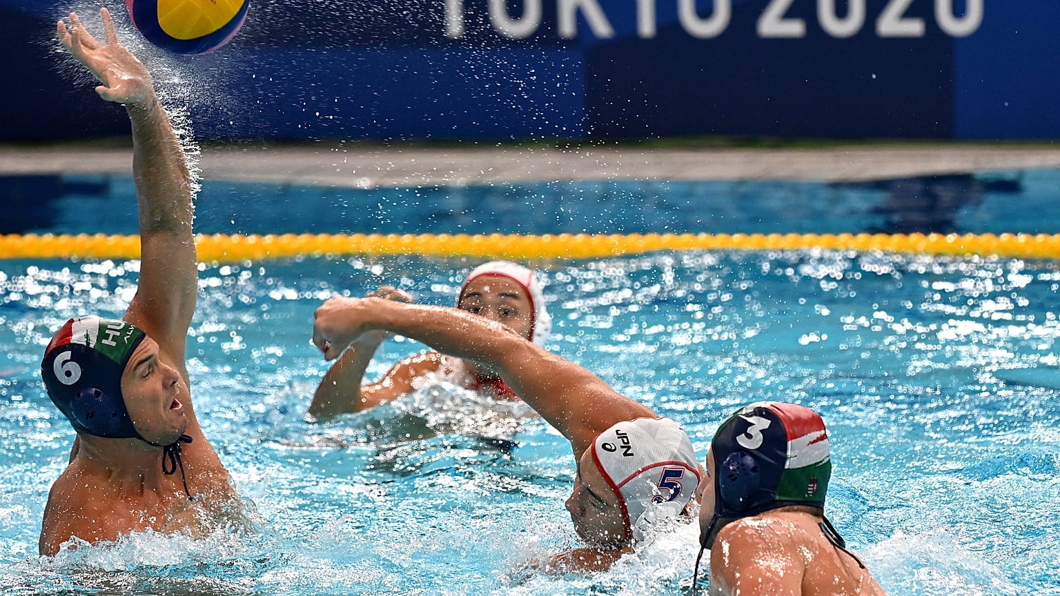 Hosnyánszky Norbert és Manhercz Krisztián, valamint a japán Josida Takuma a magyar-japán meccsen
