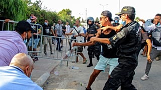 Τυνησία: Φτώχεια, λαϊκή οργή και πολιτικές ζυμώσεις 