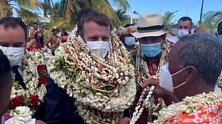 Blumenkränze und Tsunami-Schutz: Macron in Französisch-Polynesien