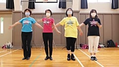 pom-pom girls séniors à l'entrainemetn