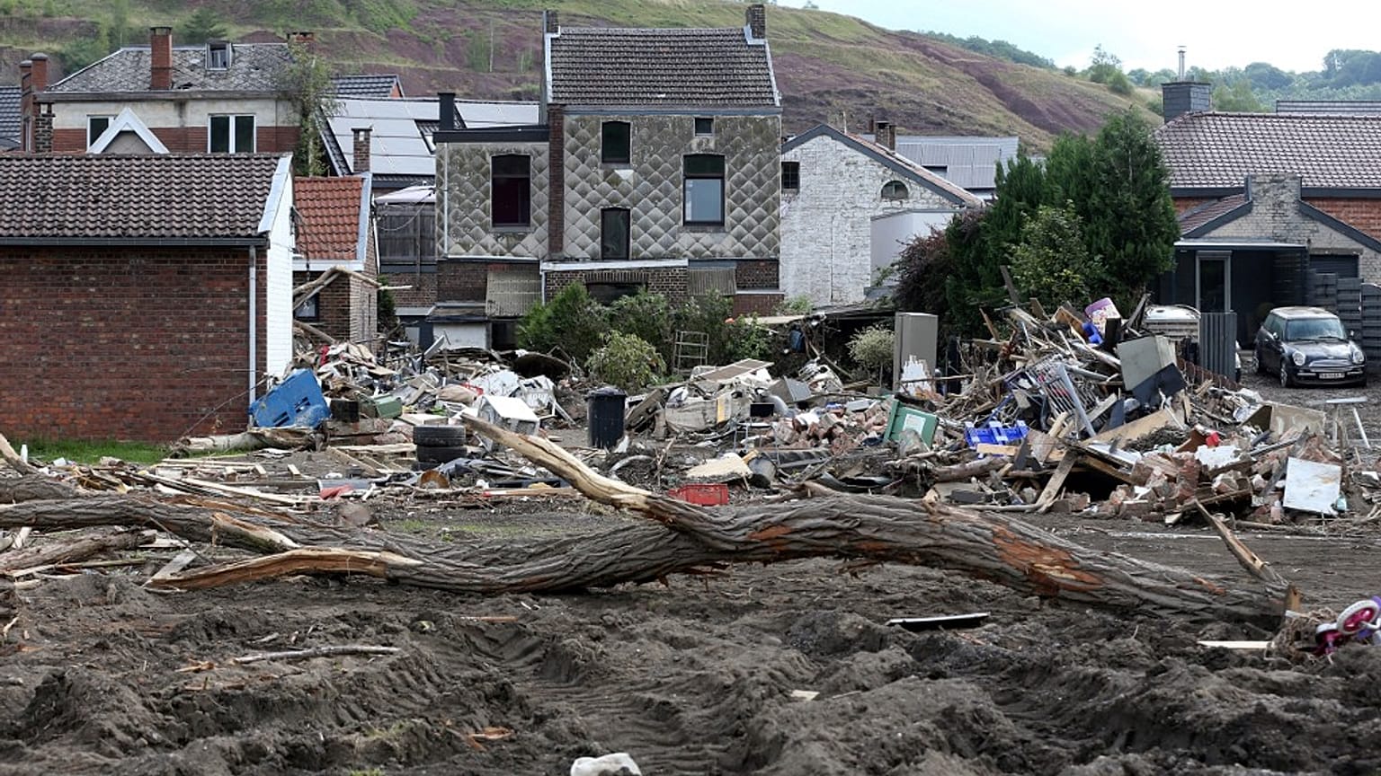 Controvertidas inundaciones dejan al menos 41 muertos. Investigan fallos en el sistema de alarma