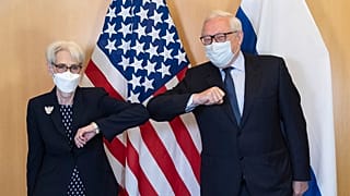 وندی شرمن، معاون وزیر خارجه آمریکا و سرگئی ریابکوف، معاون وزیر خارجه روسیه