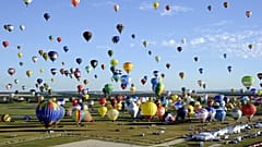 Napfelkeltés hőlégballonozás Franciaországban 