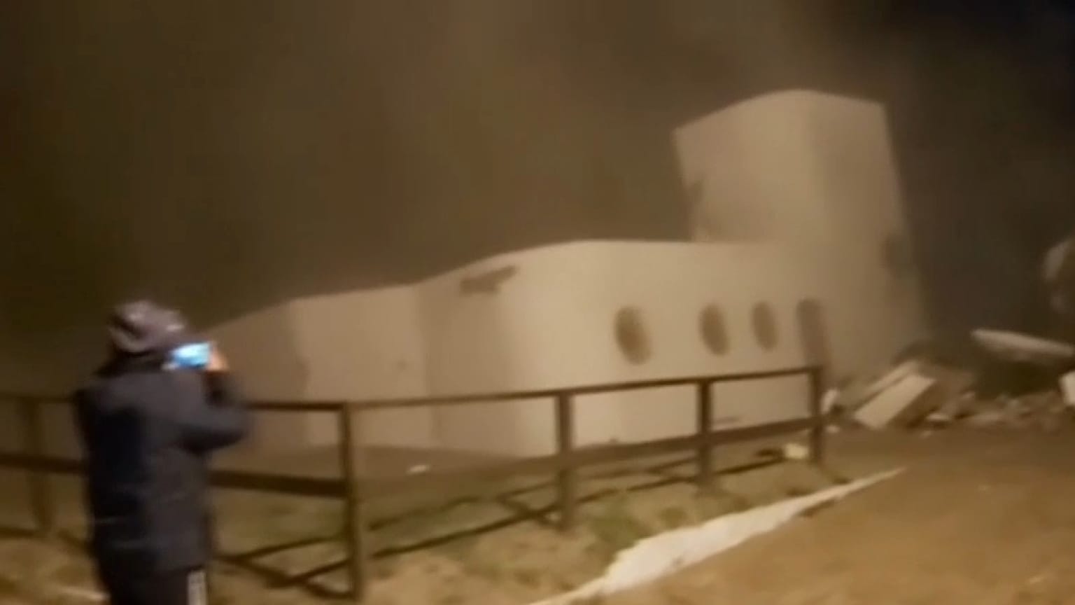 لحظة انهيار المنزل