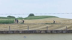 Migranten in Serbien von Sicherheitskräften zurückgedrängt