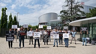 Askeri öğrencilerden AİHM önünde eylem