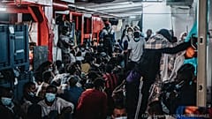 archives : personnes secourues en Méditerranée en juillet 2021 à bord de l'Ocean Viking de l'ONG SOS Méditerranée 