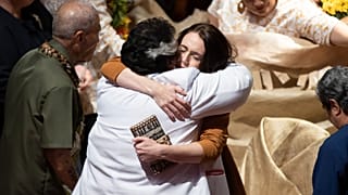 Yeni Zelanda Başbakanı Jacinda Ardern, 1970’lerde göçmen işçilere düzenlenen "şafak baskınları" nedeniyle özür diledi