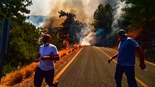 Lángokban áll Dél-Európa és a török tengerpart 