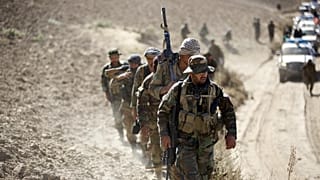 Taliban ve IŞİD'e karşı savaşan Afgan askerler