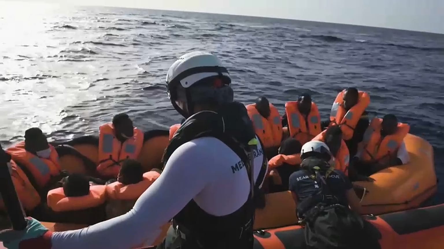 Αυξήθηκαν και πάλι οι διελεύσεις μεταναστών από τη Μεσόγειο 