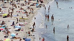 Die Freibeuter des Stadtstrandes: Müll sammeln am Plage des Catalans