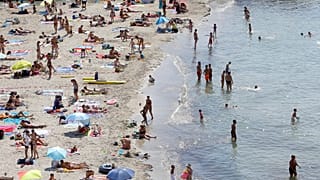Die Freibeuter des Stadtstrandes: Müll sammeln am Plage des Catalans