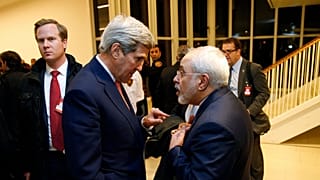 چند زندانی ایرانی و آمریکایی در پی مذاکرات محمد جواد ظریف و جان کری، وزاری خارجه وقت دو کشور مبادله شدند
