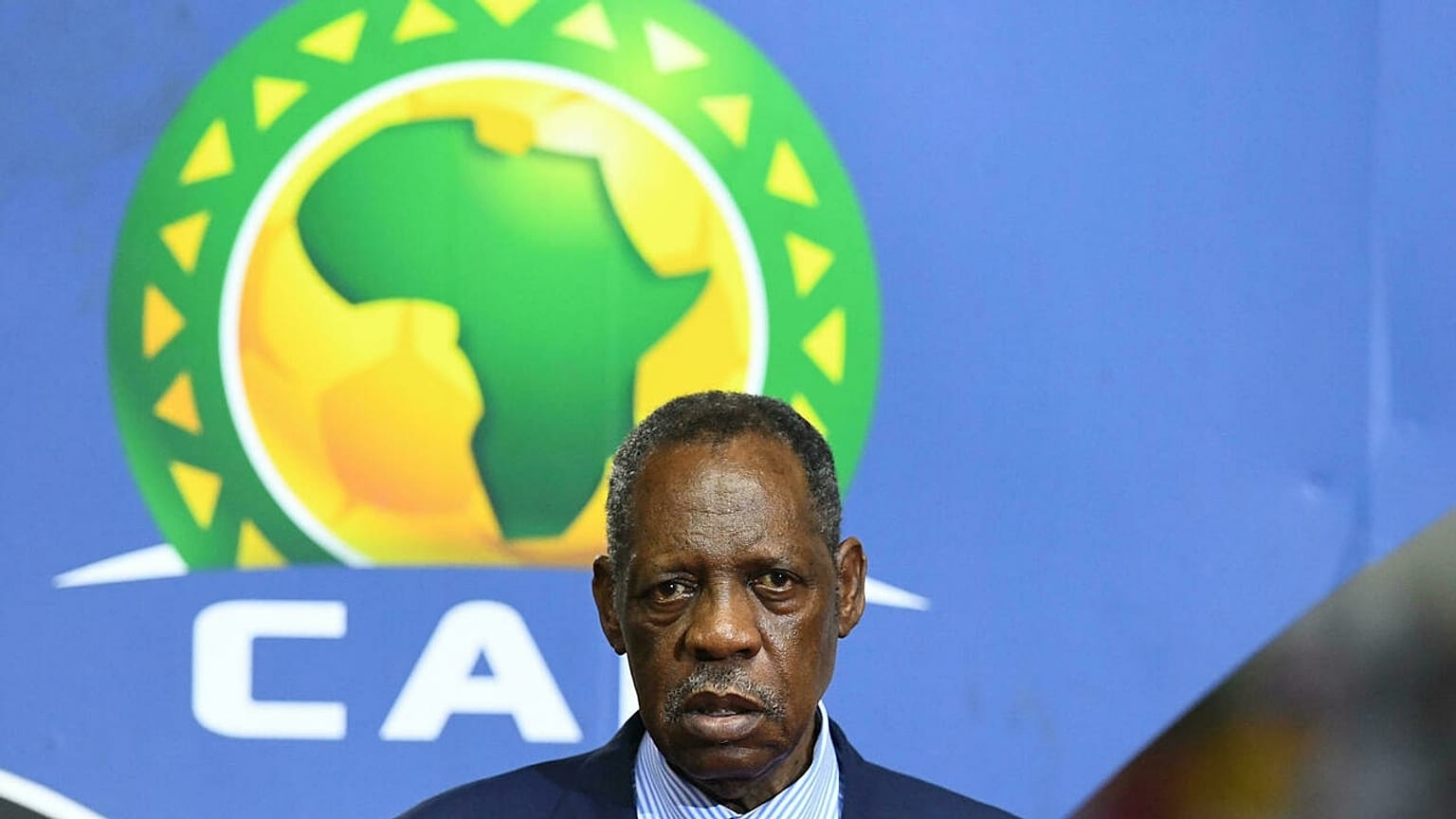 FIFA'dan İssa Hayatou'ya 1 yıllık uzaklaştırma cezası