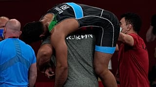 محمدهادی ساروی توانست با پیروزی بر رقیب فنلاندی، به مدال برنز دست یابد