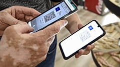 Gefälschte Impfnachweise: Frisiert mit Fotobearbeitungsprogrammen