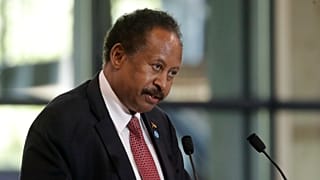 رئيس الوزراء السوداني عبد الله حمدوك خلال جلسة قمة لدعم السودان في باريس، فرنسا، الاثنين 17 مايو 2021