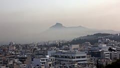 Επιβλαβή σωματίδια στην ατμόσφαιρα της Αθήνας από την πυρκαγιά στην Βαρυμπόμπη