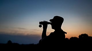 Ein litauischer Grenzschützer bei der Arbeit in der Nähe des Dorfes Purvenai