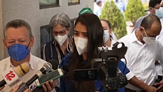 Berenice Quezada habla con la prensa tras inscribir su candidatura a la Vicepresidencia de Nicaragua el pasado lunes 2 de agosto de 2021
