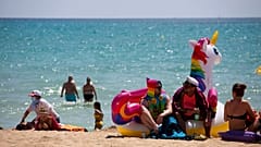 Urlauber auf Mallorca: Sie dürfen die Nächte nun wieder wie gewohnt durchmachen.
