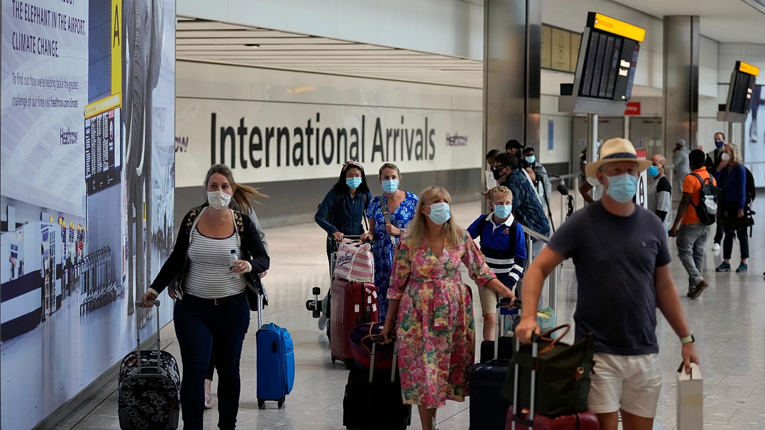 İngiltere'nin başkenti Londra'daki Heathrow Havaalanı'nın dış hatlar geliş kısmı