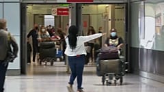 Vorsicht oder Chaos? Die Covid-19-Regeln bei Einreise nach Großbritannien